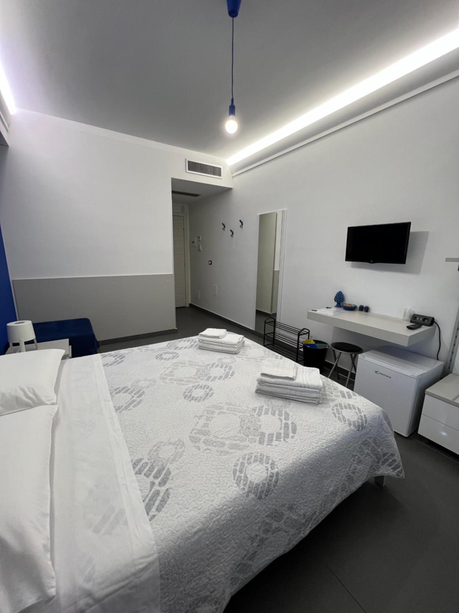 Sicilia Bedda B&B นิซซา ดิ ซิชิเลีย ภายนอก รูปภาพ